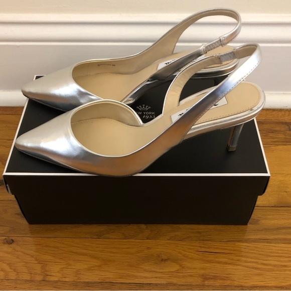 Nina Shoes NINA60S Silver Metallic Pointed-Toe Sling-Back Classic Pump - Picture 4 of 13